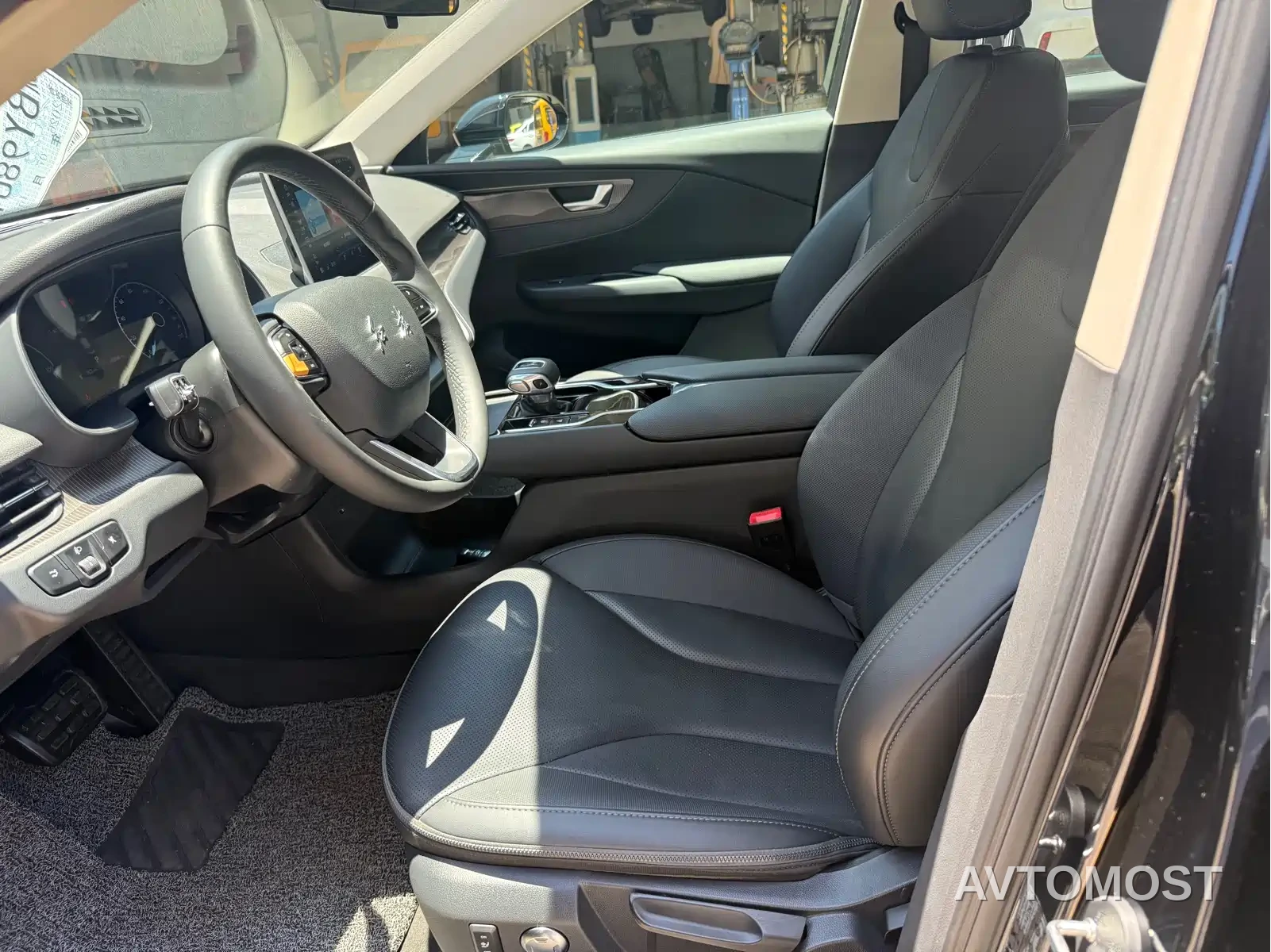 Hongqi E-QM5 2022 431km Charging Enjoyment Edition — фото 9