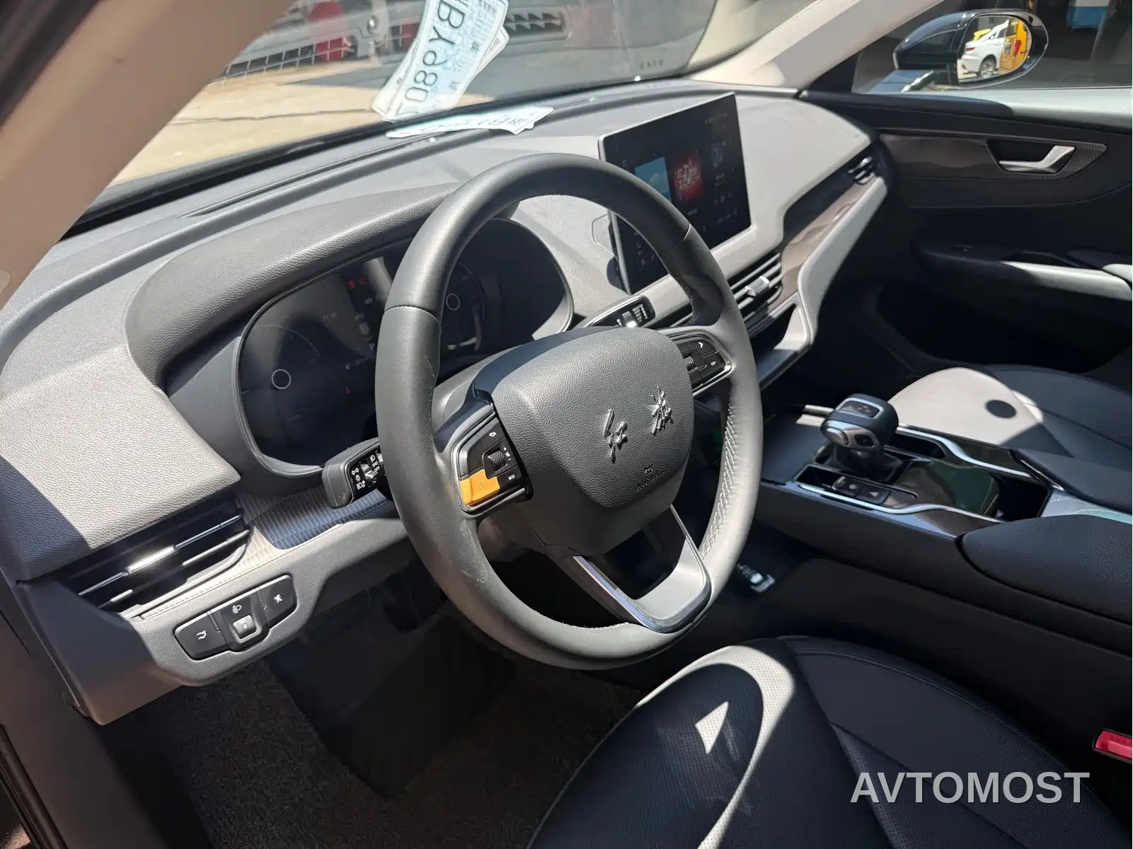 Hongqi E-QM5 2022 431km Charging Enjoyment Edition — фото 14