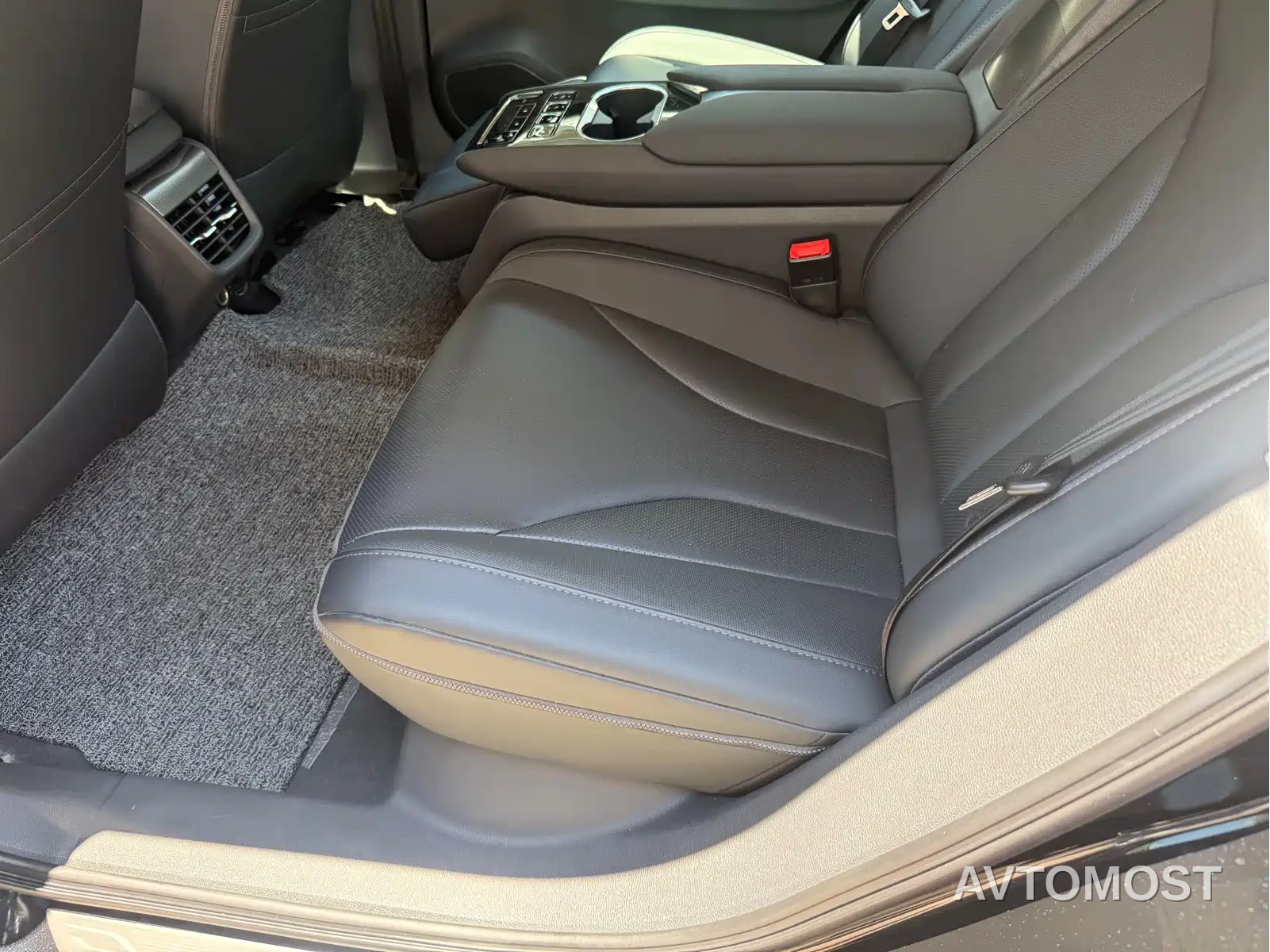 Hongqi E-QM5 2022 431km Charging Enjoyment Edition — фото 20