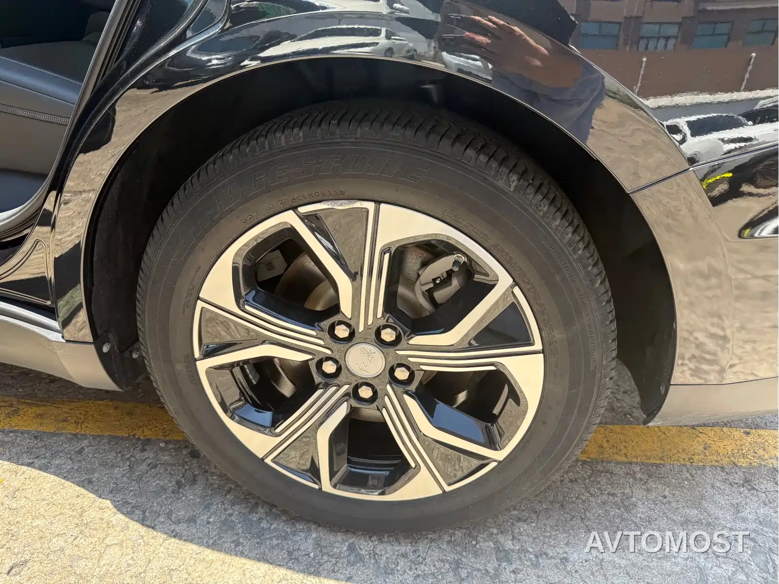 Hongqi E-QM5 2022 431km Charging Enjoyment Edition — фото 21