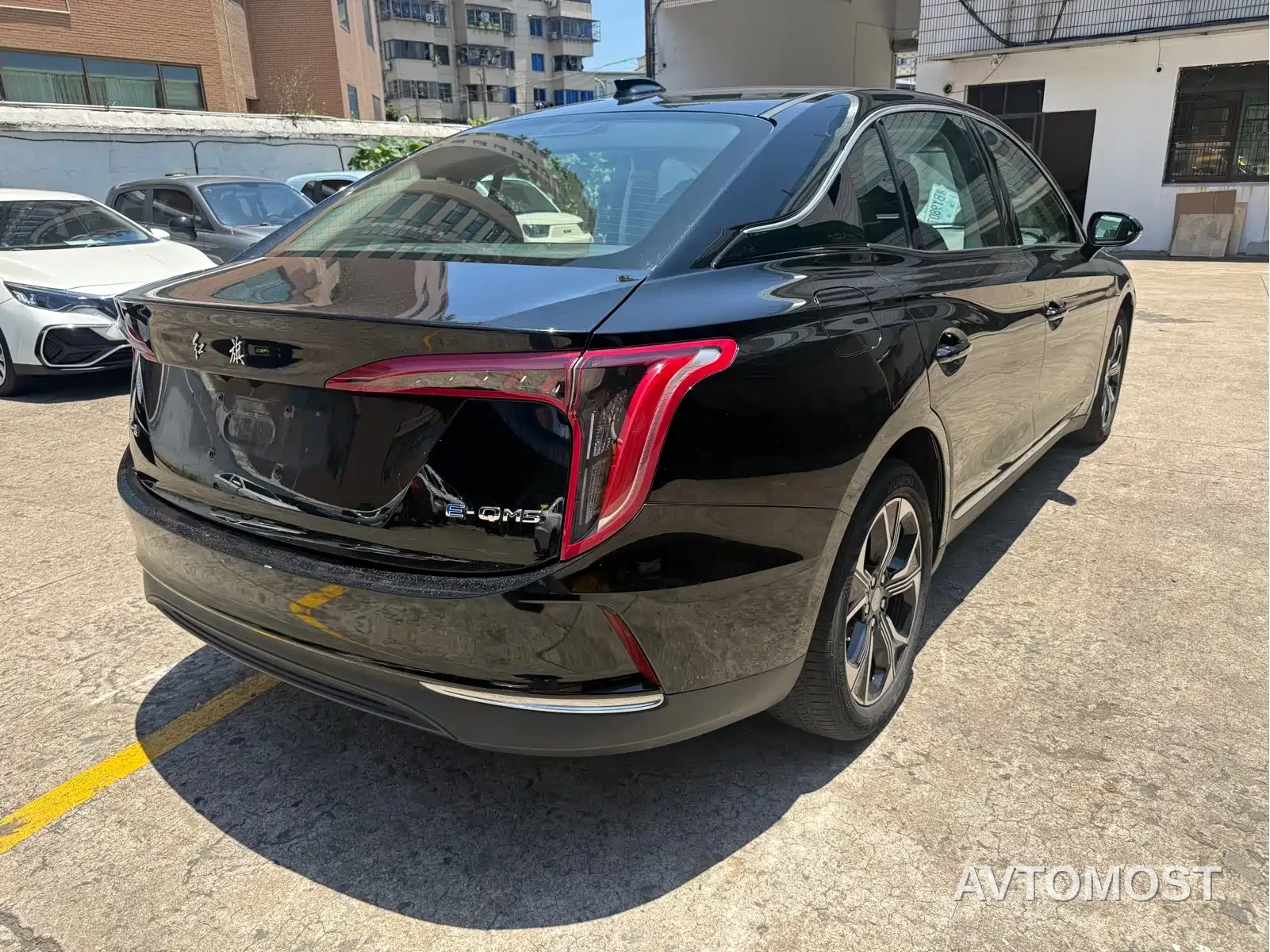 Hongqi E-QM5 2022 431km Charging Enjoyment Edition — фото 22