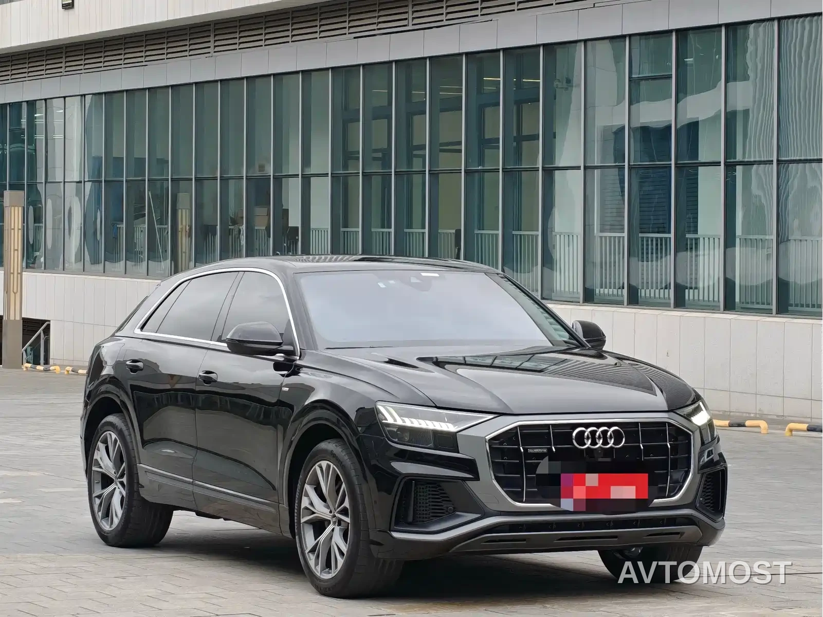 Audi Q8 2022 55 TFSI Luxury Dynamic — фото 2