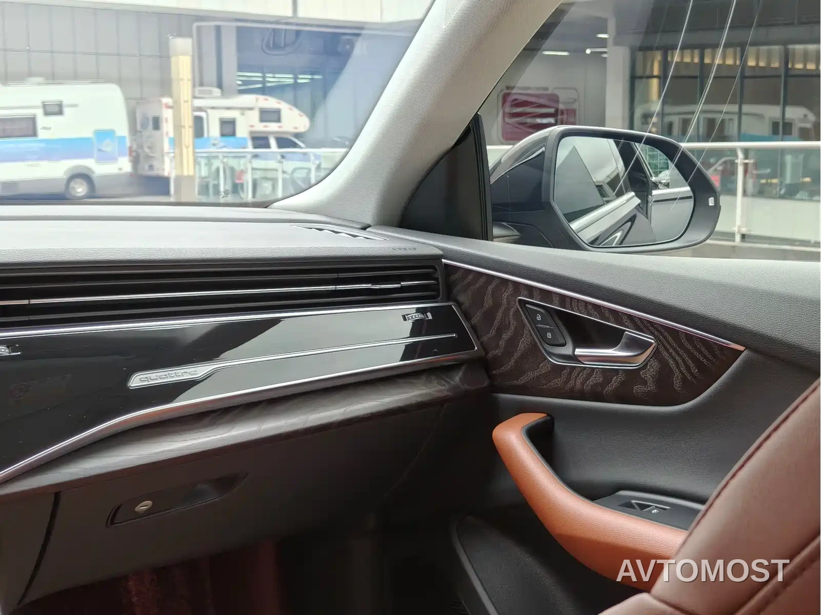 Audi Q8 2022 55 TFSI Luxury Dynamic — фото 10