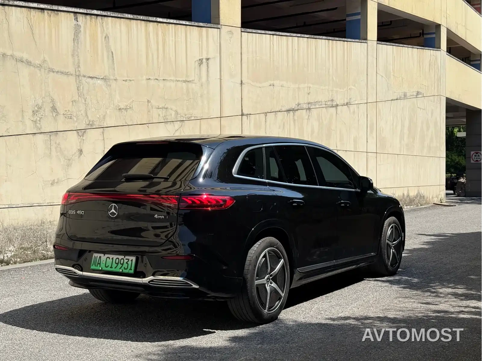 Mercedes-Benz EQS SUV 2023 450 4MATIC Pioneer Edition — фото 4