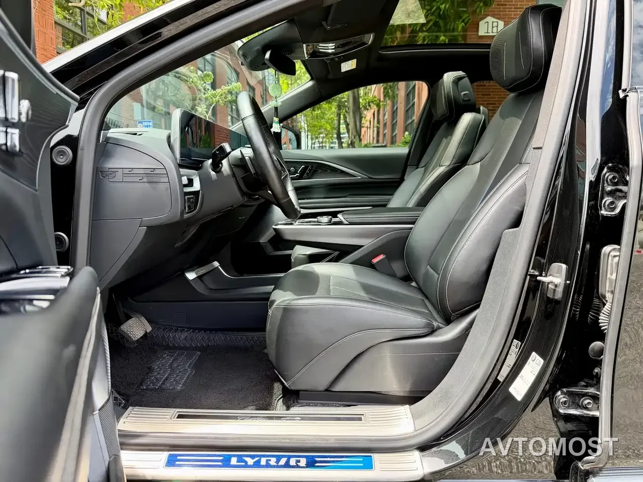 Cadillac IQ Rui Ge 2024 RWD Standard Range Luxury Edition — фото 11