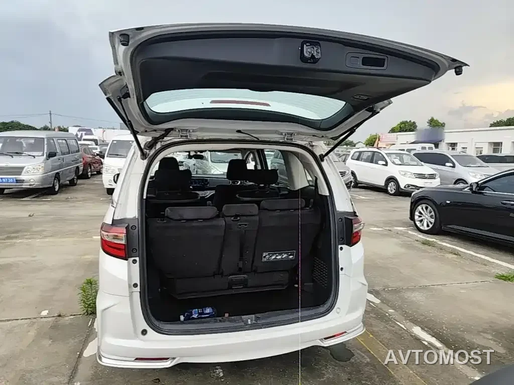 Honda Odyssey 2021 2.0L Sharp Comfort Edition — фото 13