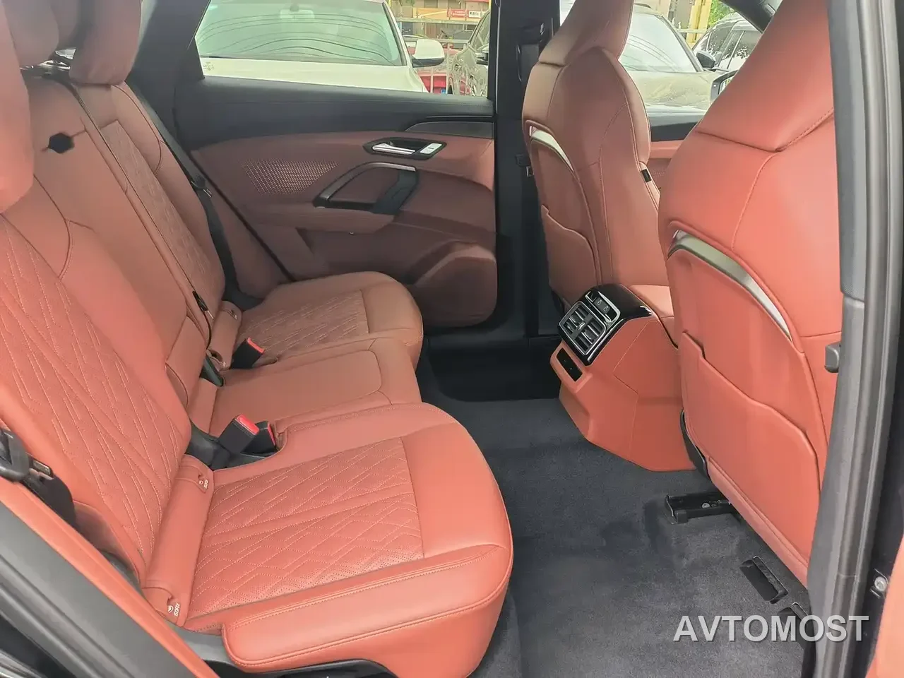 Audi Q5L 2026 Luxury Sport 150kW — фото 4