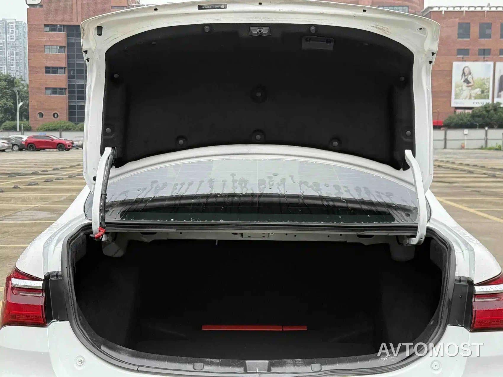 BYD Qin New Energy 2019 Travel Standard Edition — фото 6