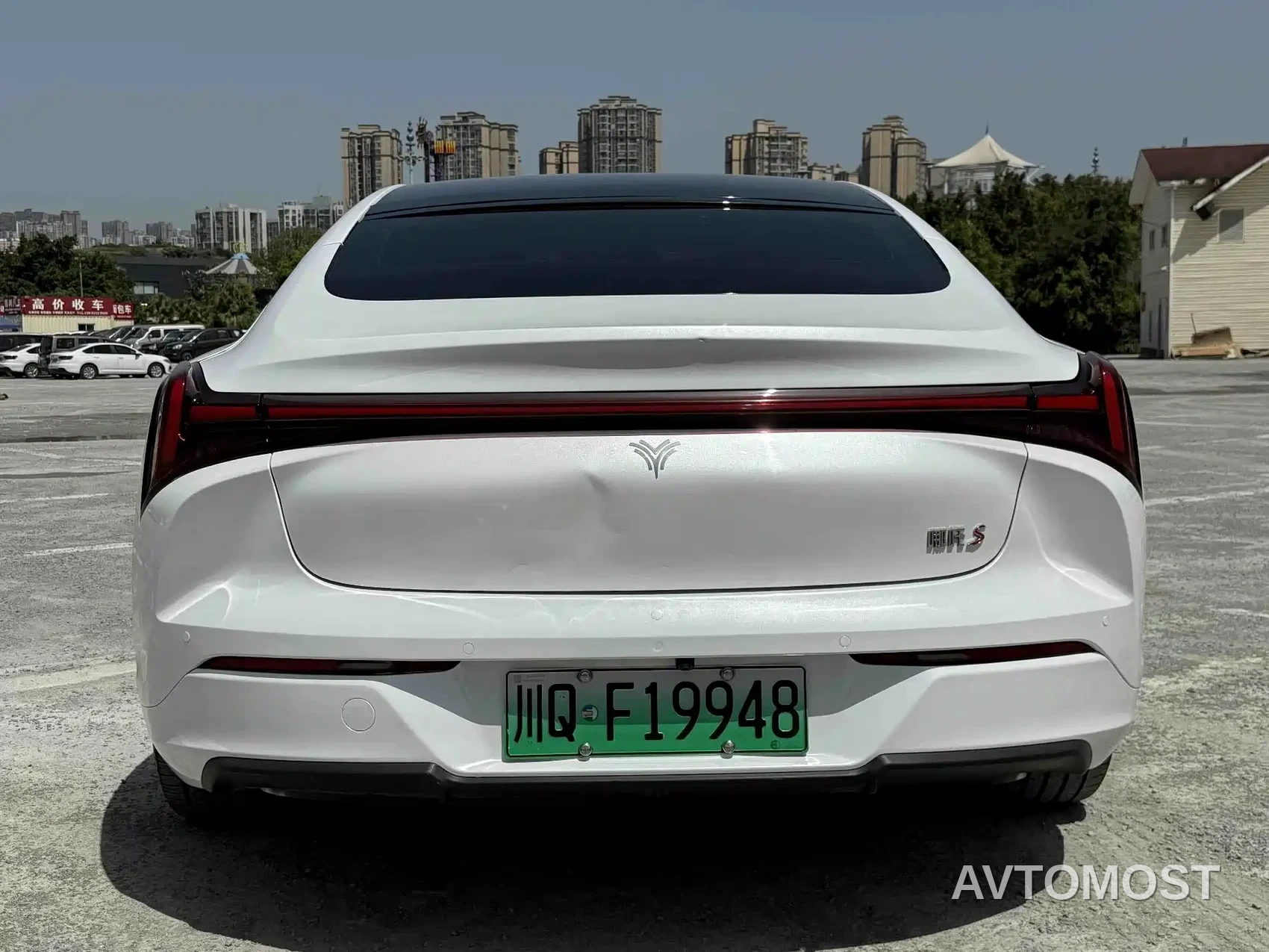 Nezha S 2024 Model Range Extender 1060 Lite — фото 4