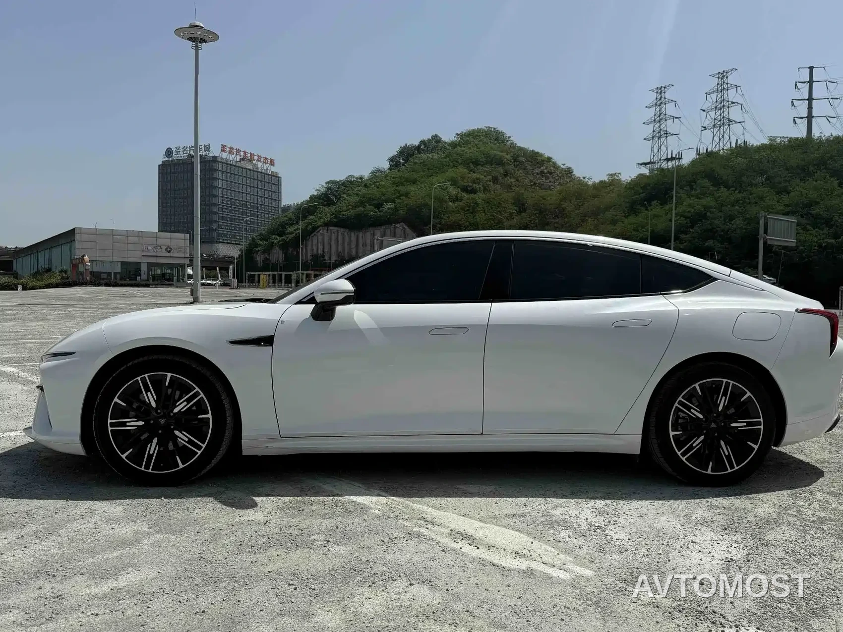 Nezha S 2024 Model Range Extender 1060 Lite — фото 5
