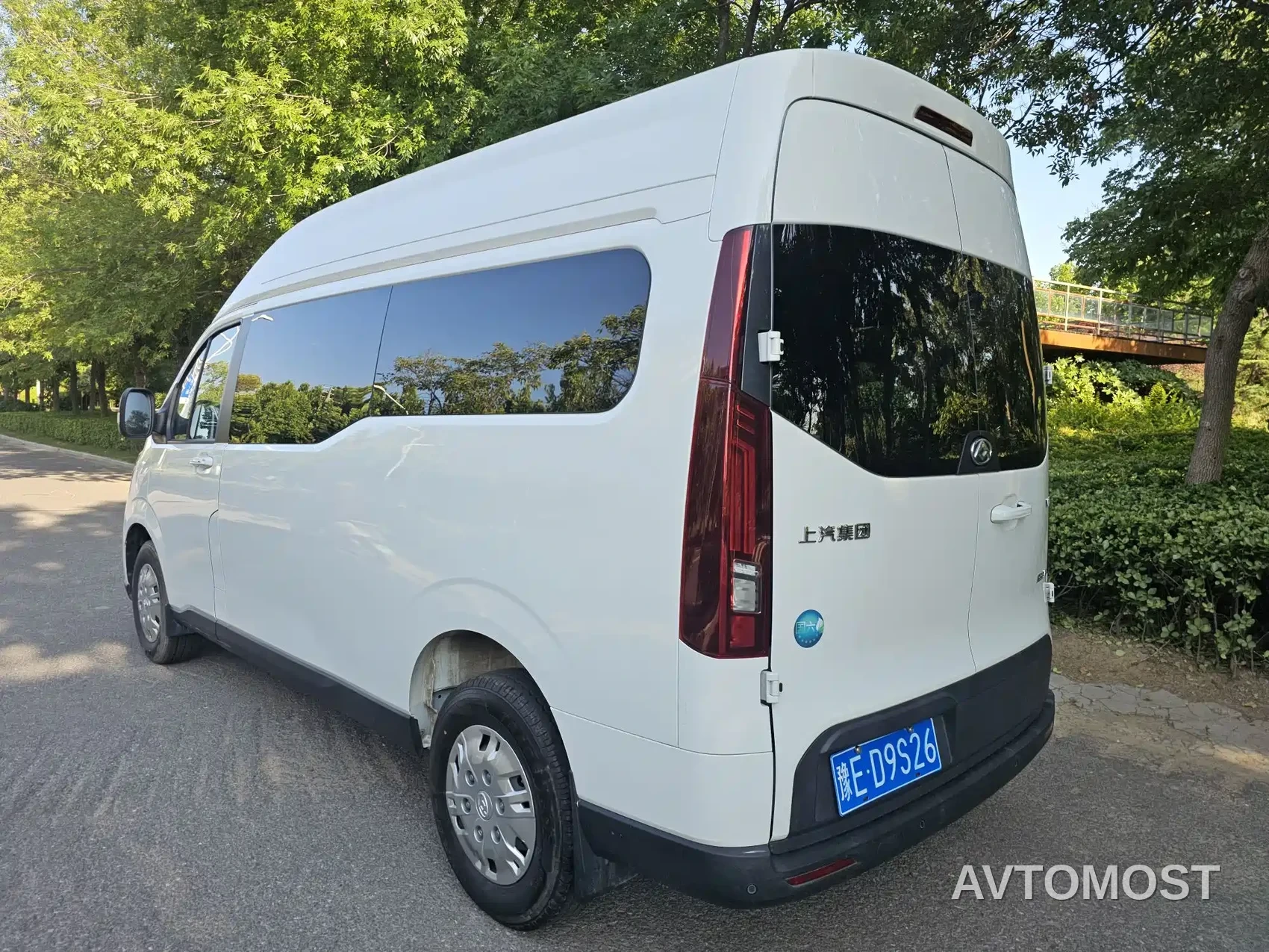SAIC Maxus Xintu V70 2023 Model 2.0T Elite Edition Automatic Long Wheelbase Medium Roof 6/7-Seater — фото 4