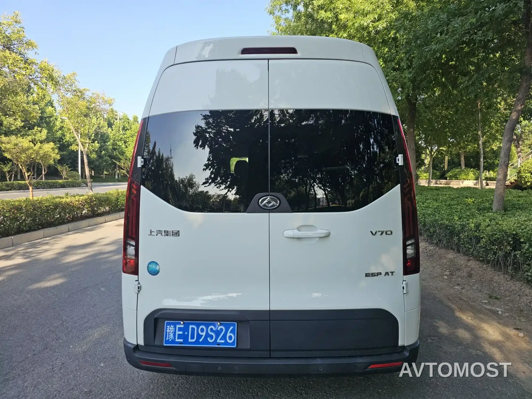 SAIC Maxus Xintu V70 2023 Model 2.0T Elite Edition Automatic Long Wheelbase Medium Roof 6/7-Seater — фото 5