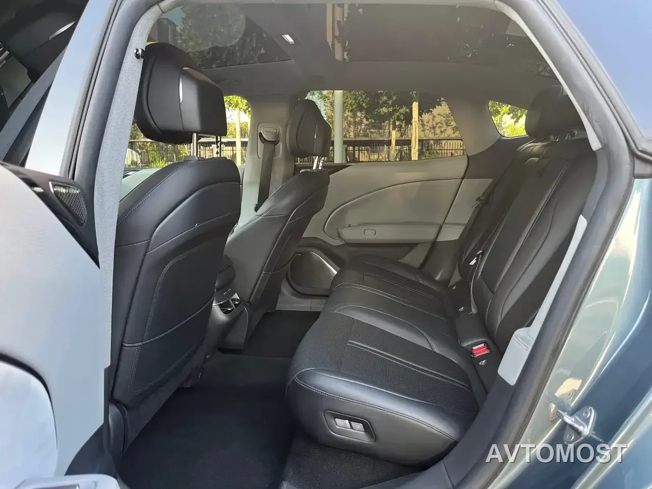 Zeekr 007 2024 Rear-Wheel Drive Smart Edition 75kWh — фото 9
