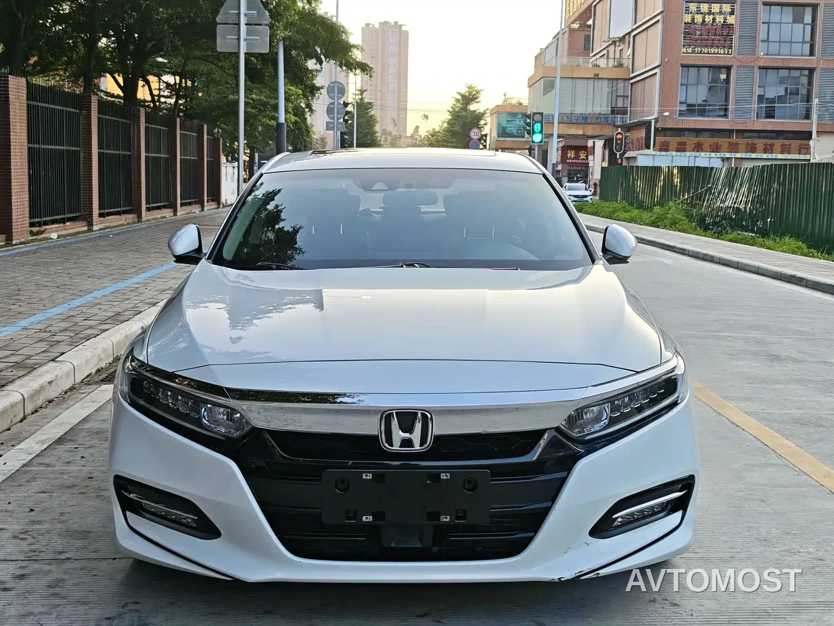 Honda Accord 2018 Sharp Hybrid 2.0L Sharp Leader (China V) — фото 2