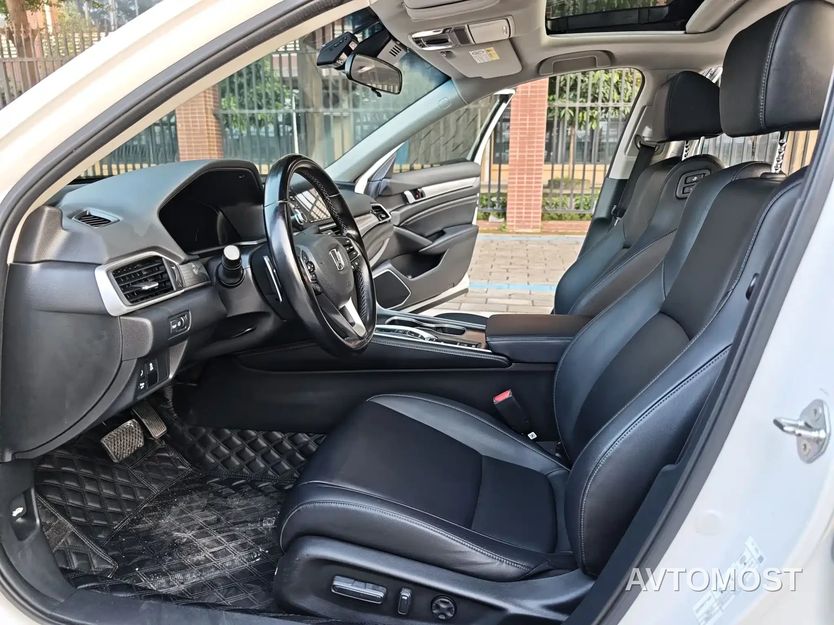 Honda Accord 2018 Sharp Hybrid 2.0L Sharp Leader (China V) — фото 6