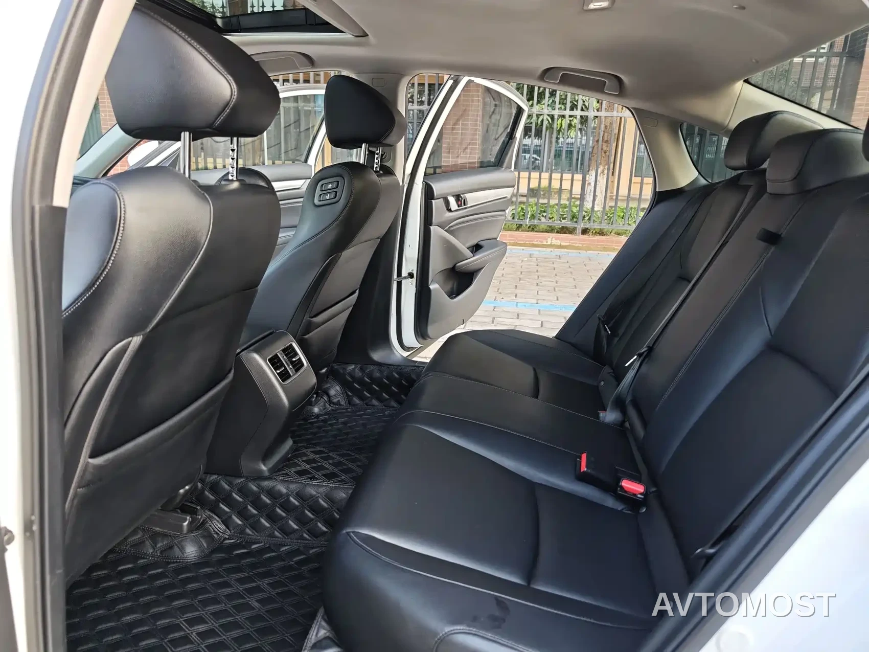Honda Accord 2018 Sharp Hybrid 2.0L Sharp Leader (China V) — фото 7