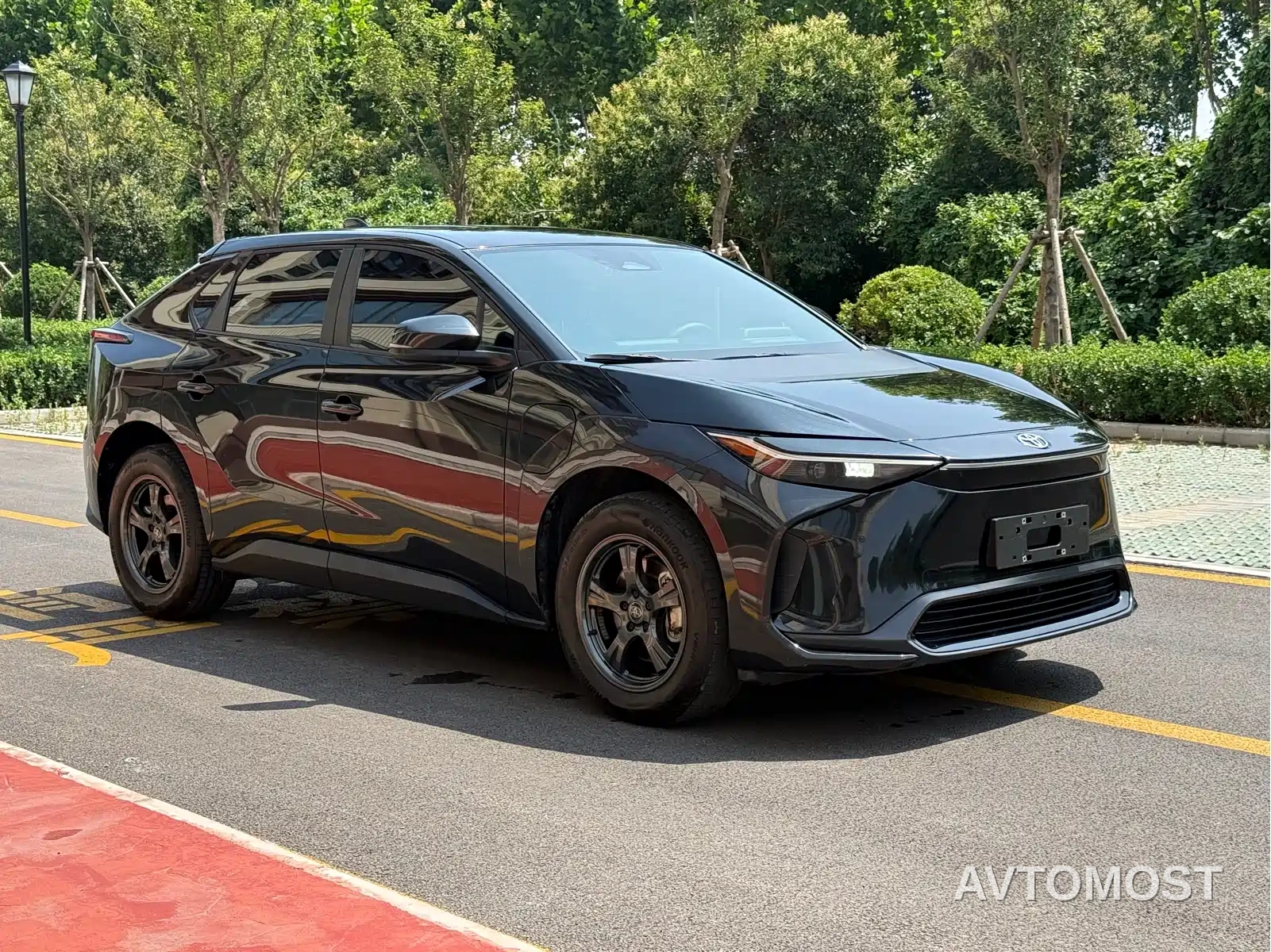 Toyota FAW Toyota bZ4X 2022 2WD Elite JOY Edition — фото 3