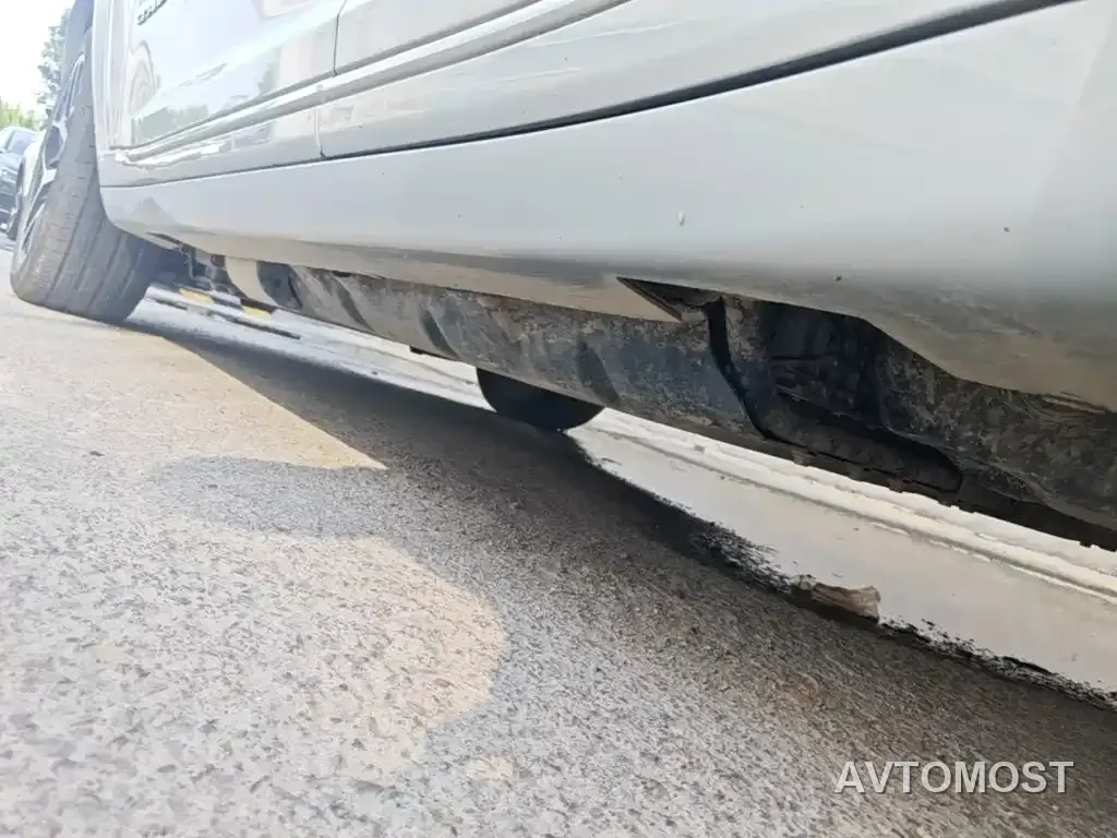 Jeep Grand Cherokee 4xe (Import) 2023 4xe Summit Edition — фото 19