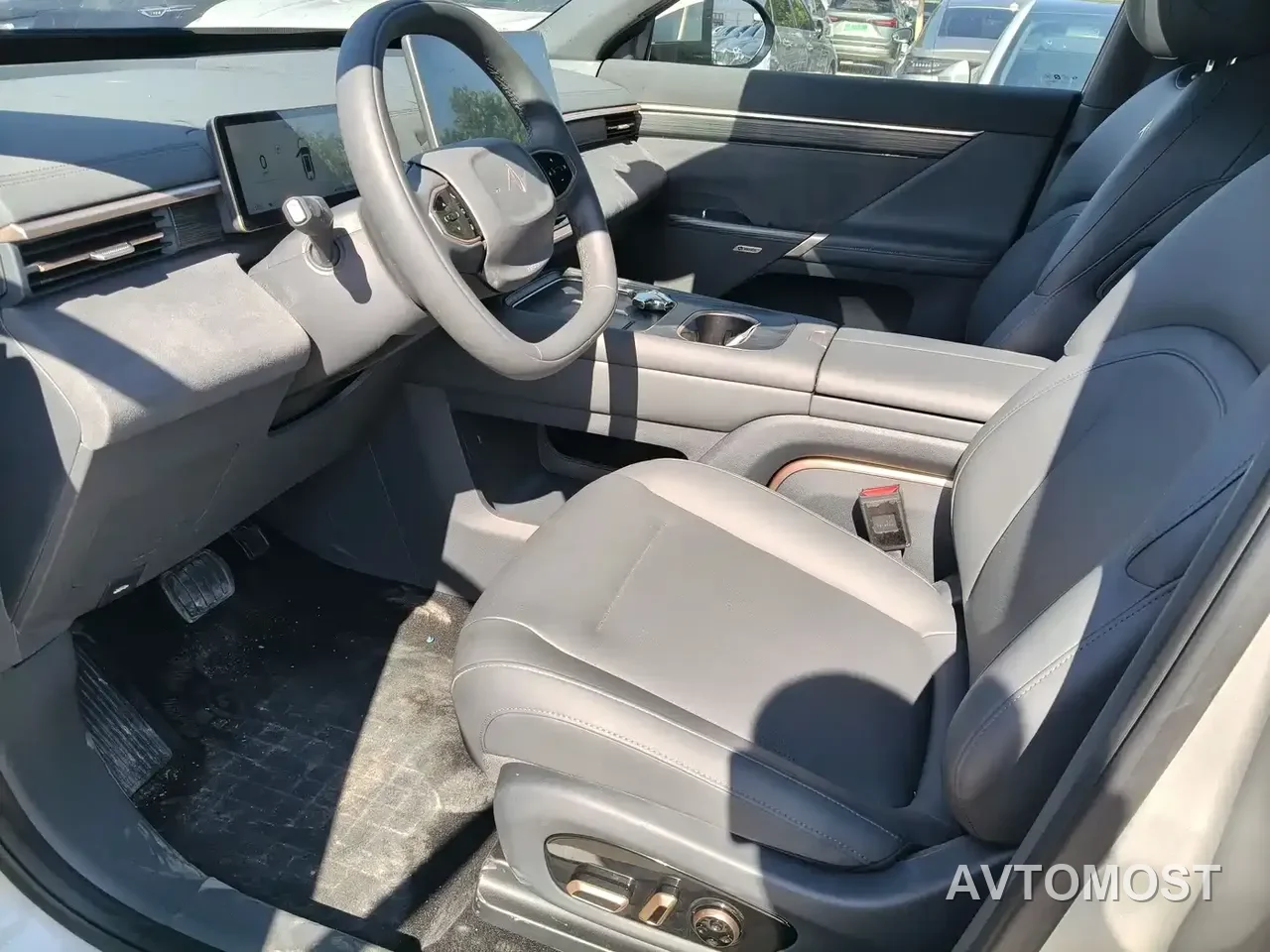 Dongfeng Yipai eπ008 2024 210Max Range Extender 6-Seater — фото 9