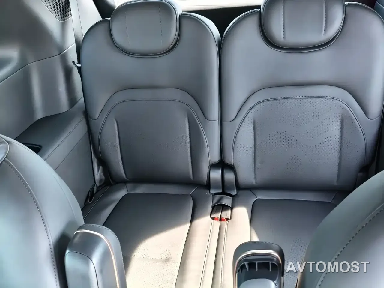 Dongfeng Yipai eπ008 2024 210Max Range Extender 6-Seater — фото 12
