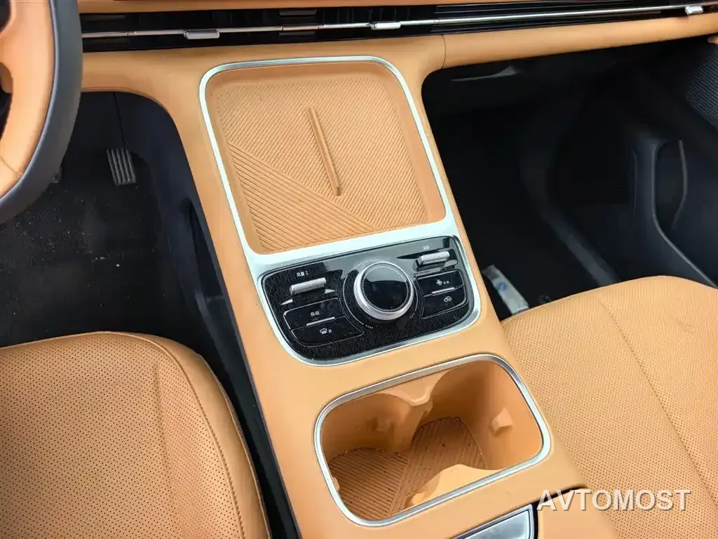 Geely Galaxy Starship 7 EM-i 2025 Model 55km Voyage Edition — фото 11