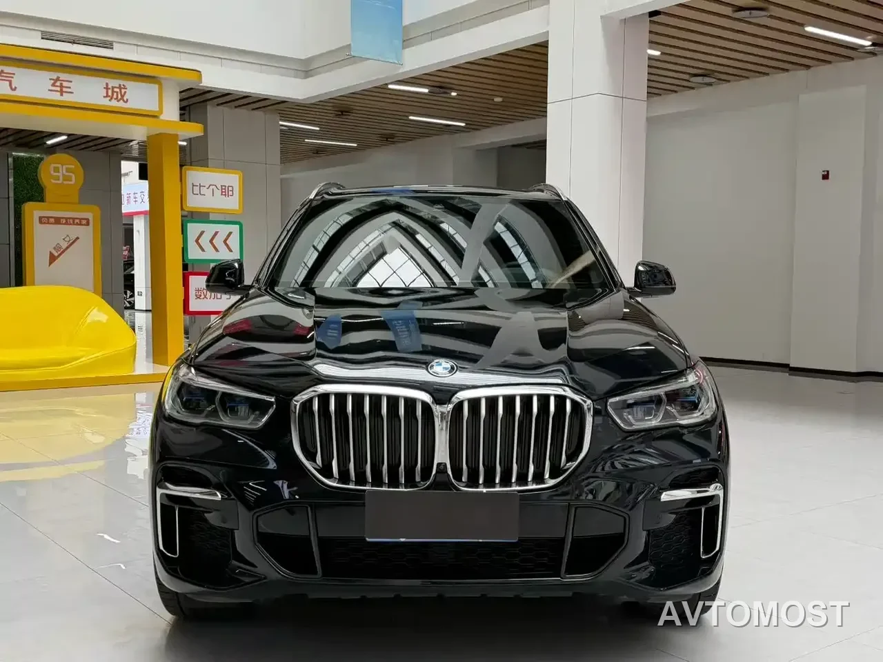 BMW X5 2022 xDrive 40Li Premium M Sport Package — фото 1