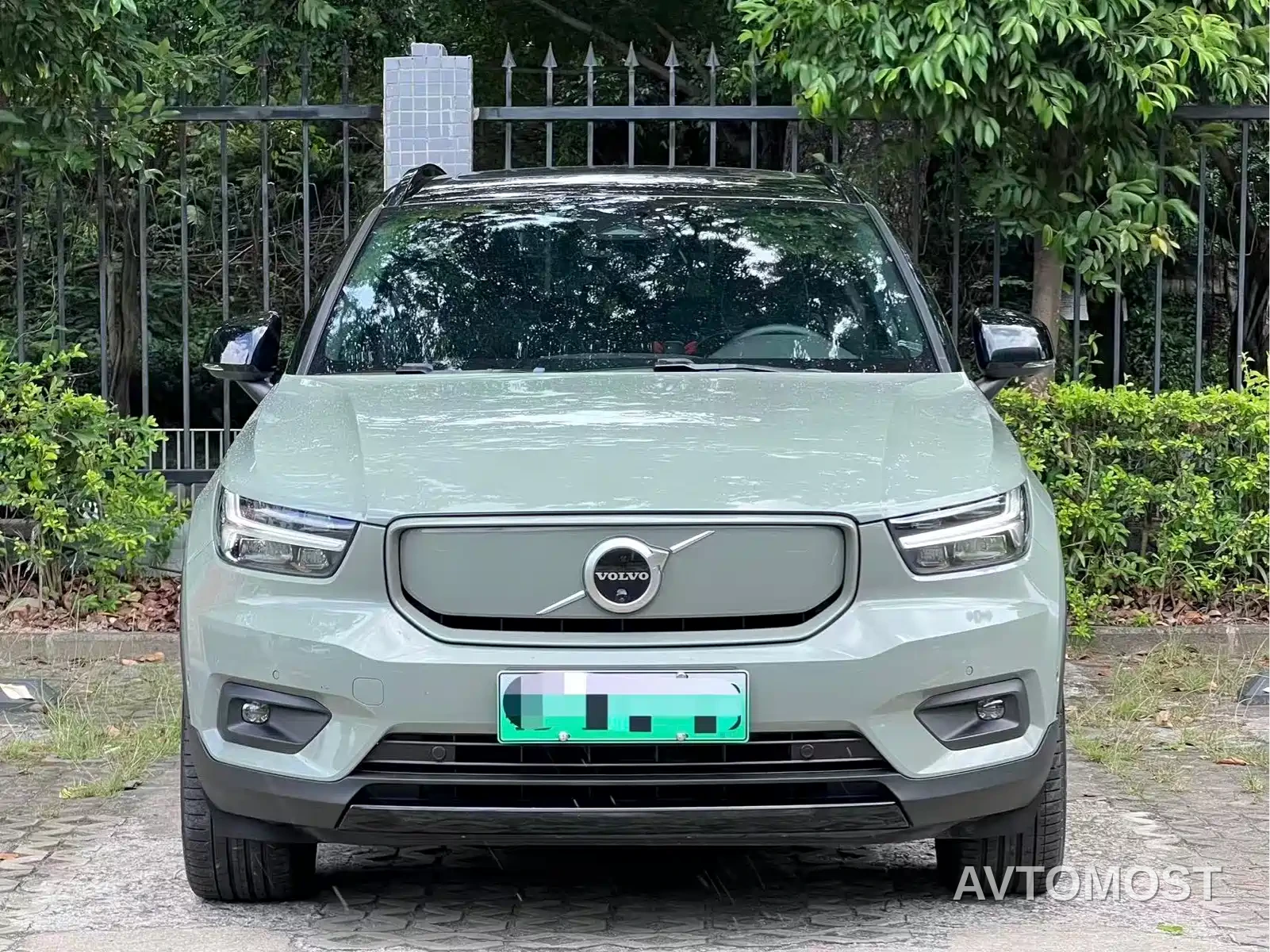 Volvo XC40 New Energy 2022 Long Range PRO — фото 2