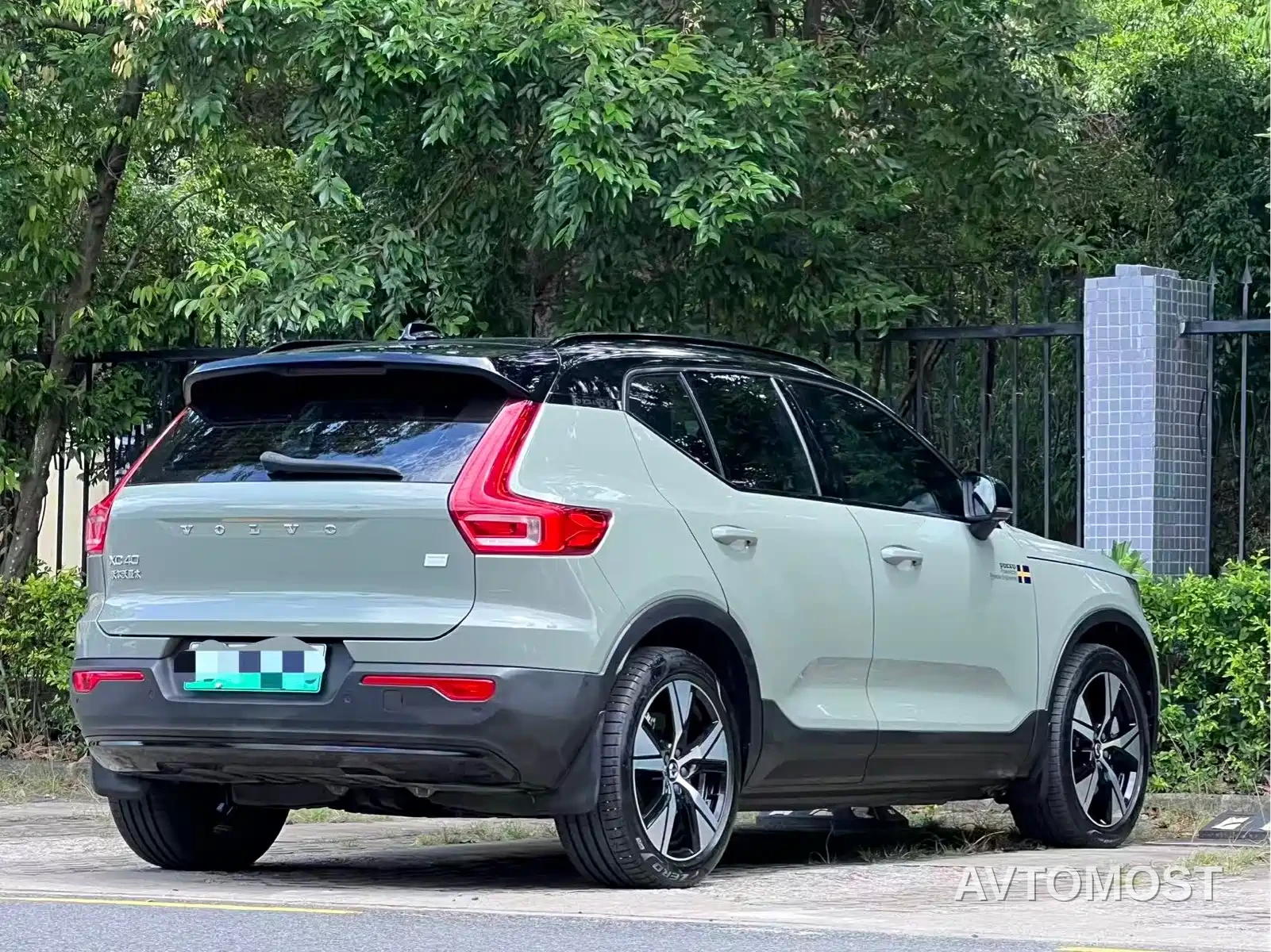 Volvo XC40 New Energy 2022 Long Range PRO — фото 6