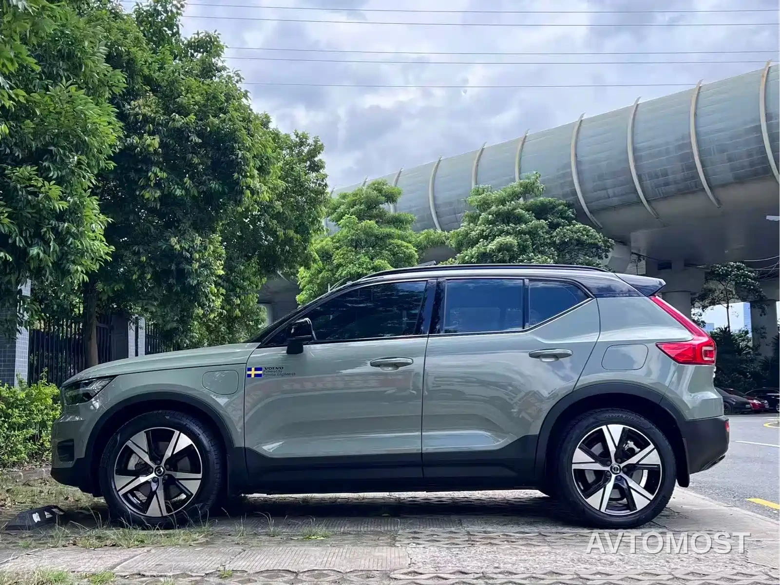 Volvo XC40 New Energy 2022 Long Range PRO — фото 7
