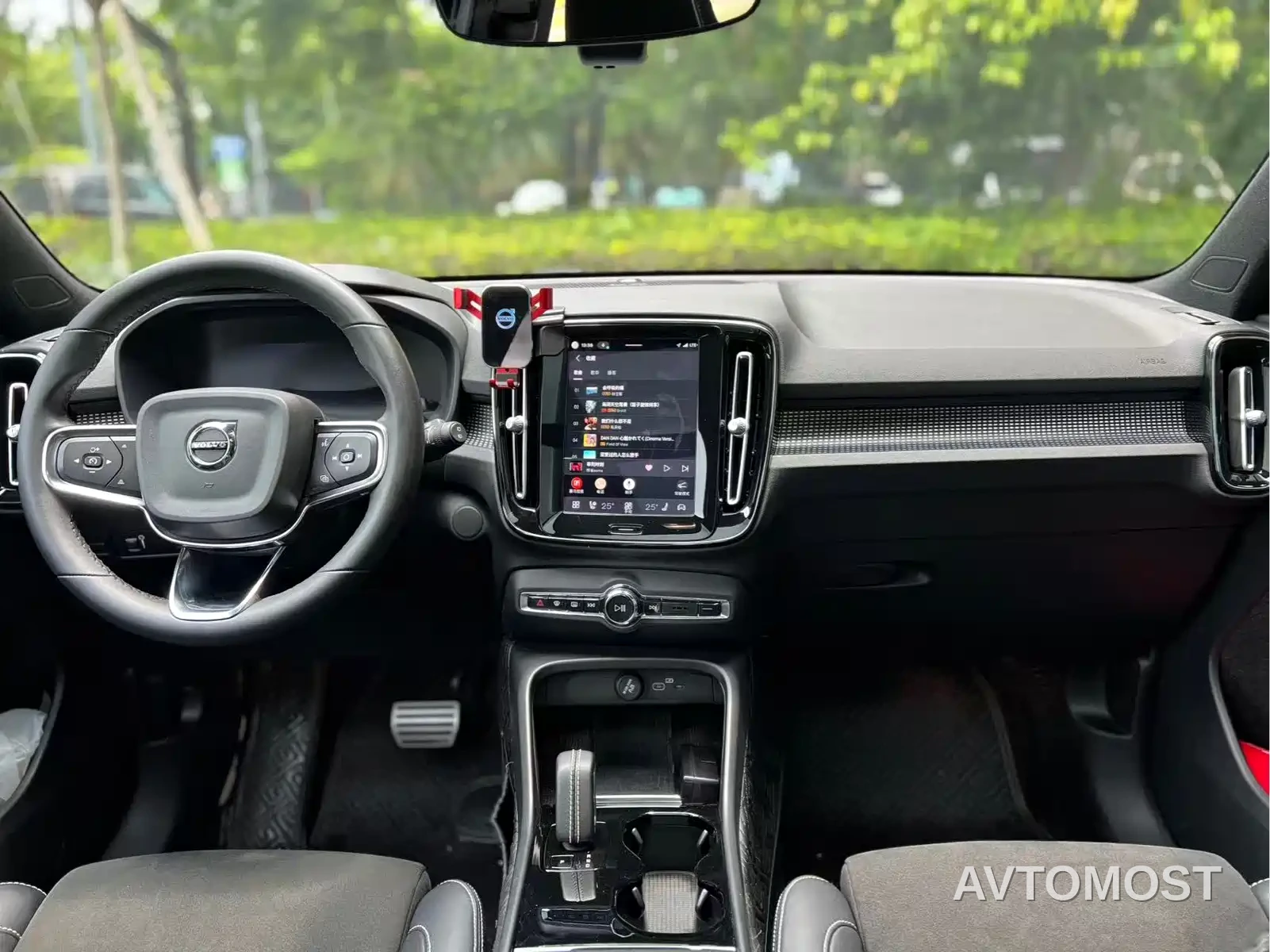 Volvo XC40 New Energy 2022 Long Range PRO — фото 16