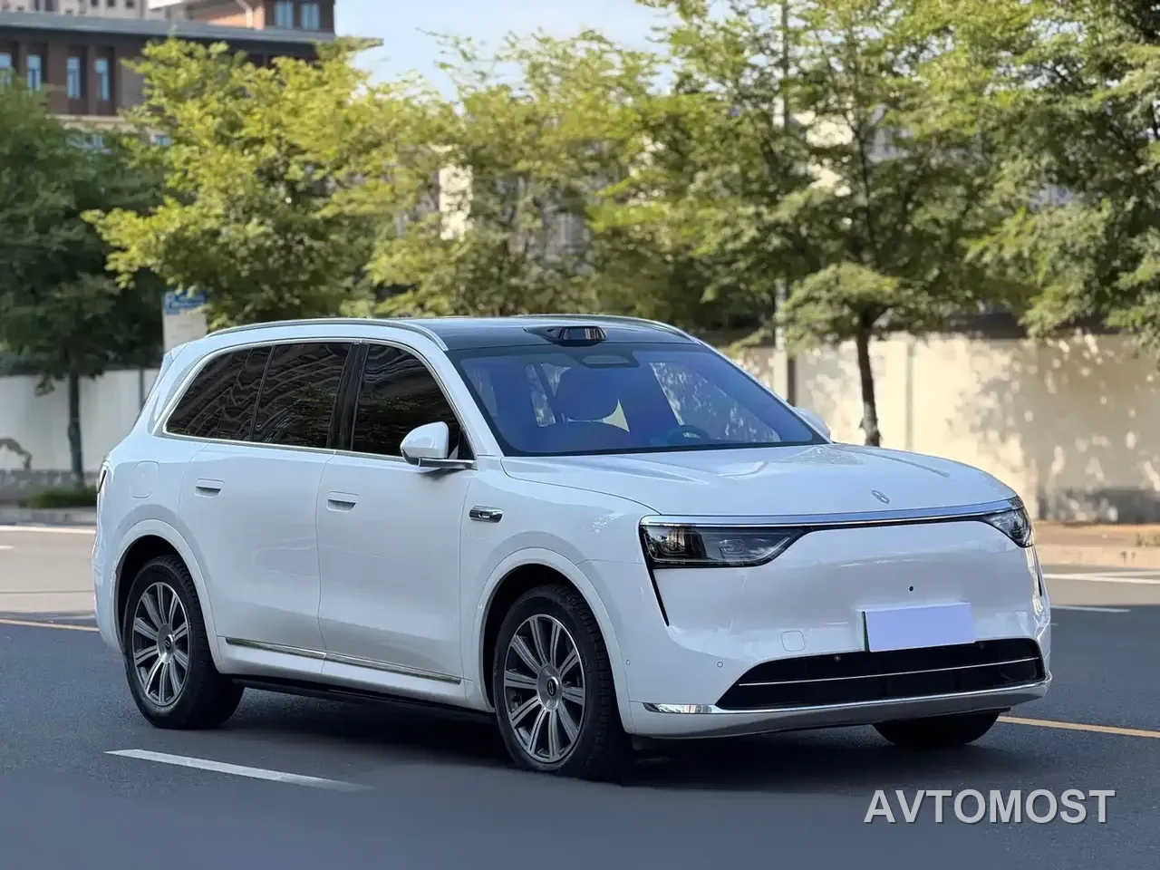 AITO M8 2025 Range Extender Max+ Edition 53.4kWh 5-seater — фото 3