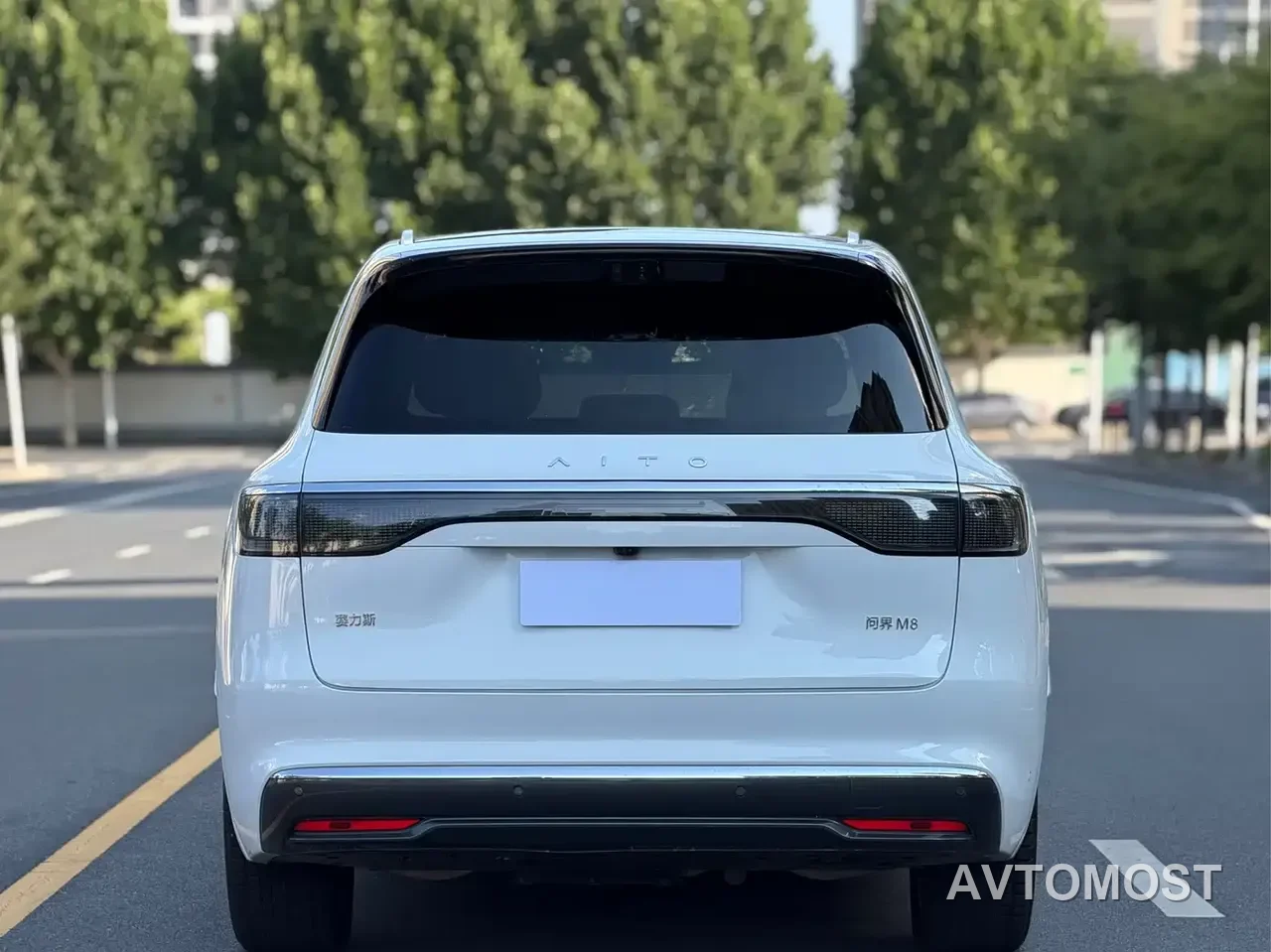 AITO M8 2025 Range Extender Max+ Edition 53.4kWh 5-seater — фото 5