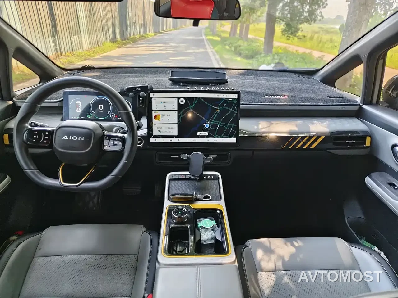 AION Y 2021 70 Intelligent Leader Edition — фото 9