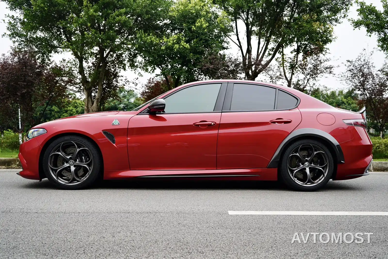 Alfa Romeo Giulia 2024 2.9T V6 520HP Quadrifoglio Super Sport Black Label Limited Edition — фото 3