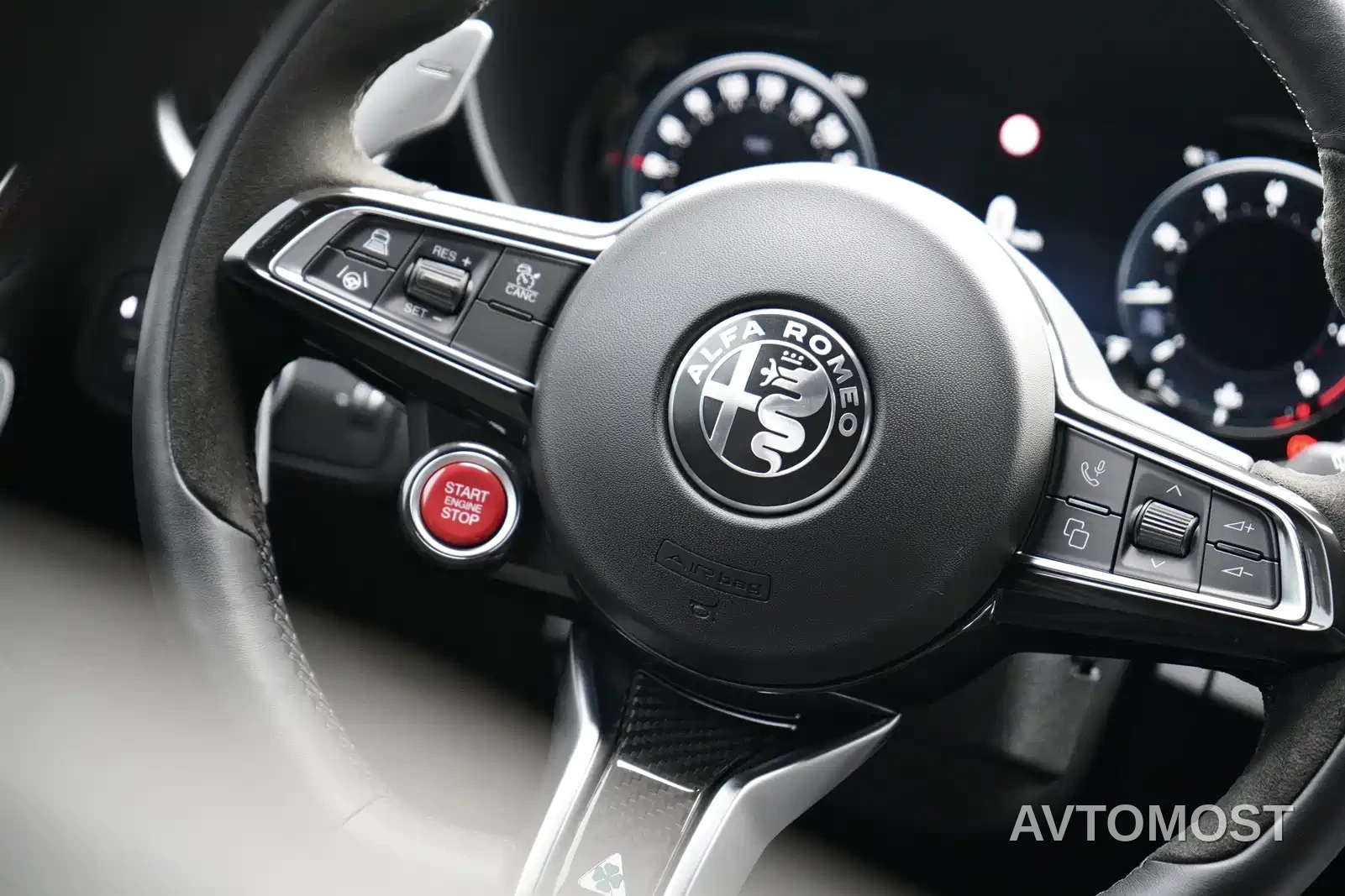 Alfa Romeo Giulia 2024 2.9T V6 520HP Quadrifoglio Super Sport Black Label Limited Edition — фото 15