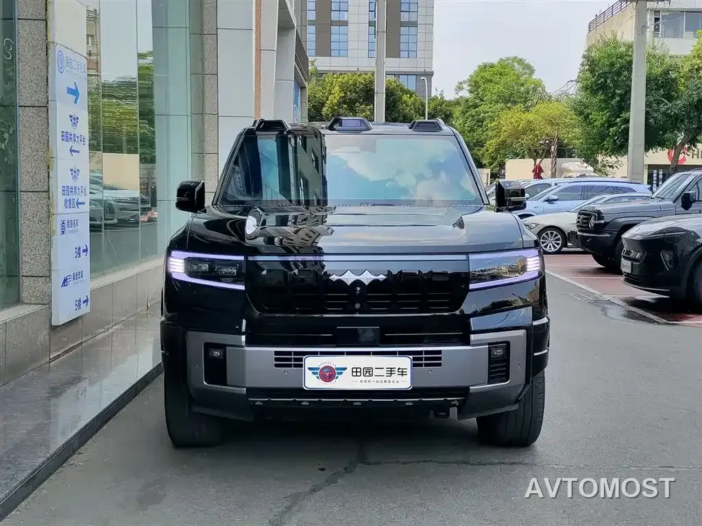 Fang Cheng Bao Leopard 8 2025 Zhiyong Flagship 7-Seater — фото 4