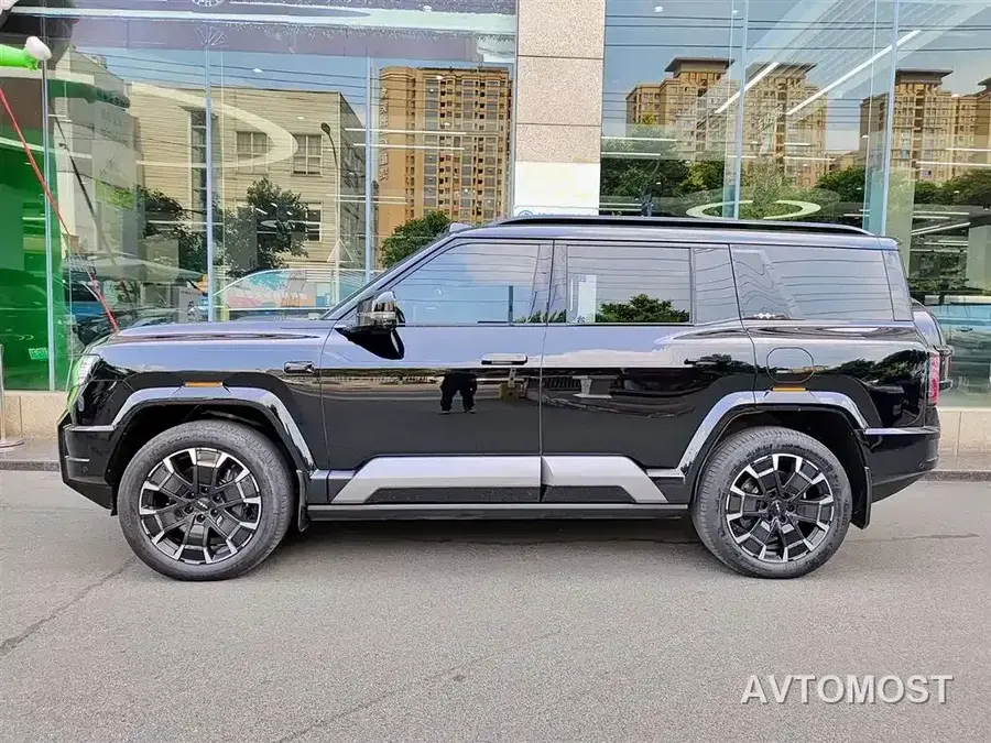 Fang Cheng Bao Leopard 8 2025 Zhiyong Flagship 7-Seater