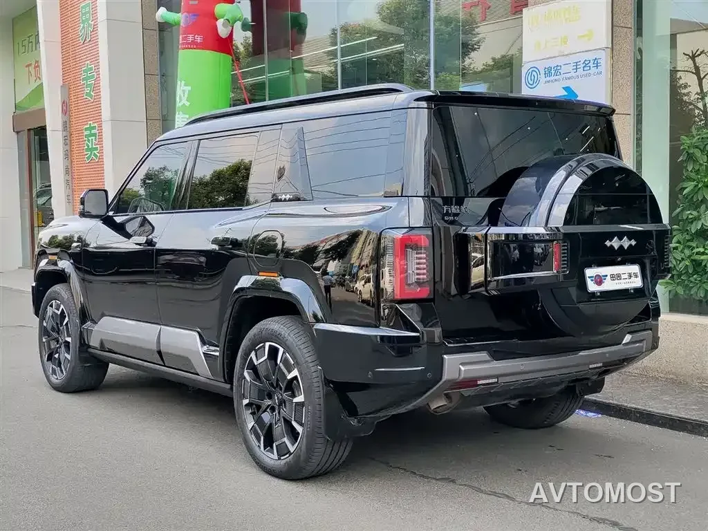 Fang Cheng Bao Leopard 8 2025 Zhiyong Flagship 7-Seater — фото 2