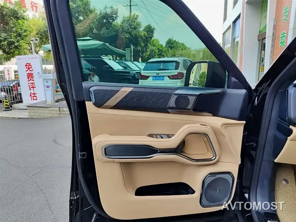 Fang Cheng Bao Leopard 8 2025 Zhiyong Flagship 7-Seater — фото 7