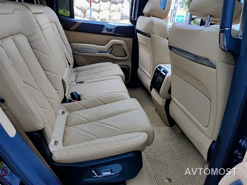 Fang Cheng Bao Leopard 8 2025 Zhiyong Flagship 7-Seater — фото 10