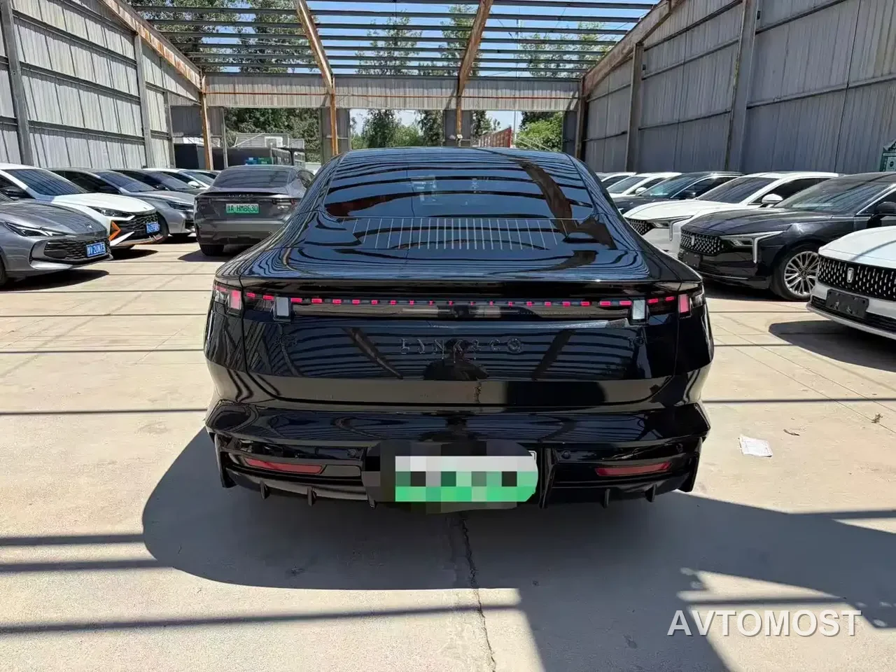 Lynk & Co 10 EM-P 2025 Model 120 AWD Halo — фото 9