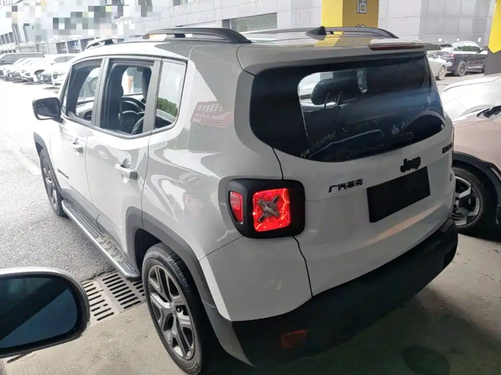 Jeep Renegade 2021 220T Automatic 80th Anniversary Edition — фото 5