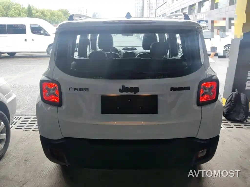 Jeep Renegade 2021 220T Automatic 80th Anniversary Edition — фото 6