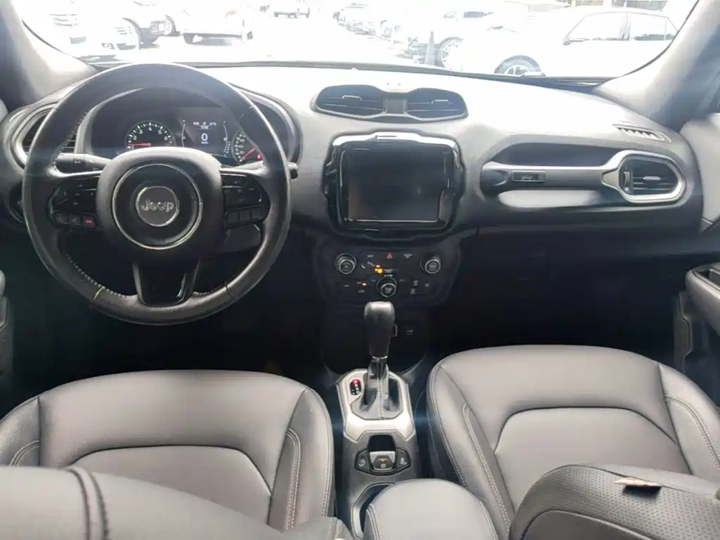 Jeep Renegade 2021 220T Automatic 80th Anniversary Edition — фото 10
