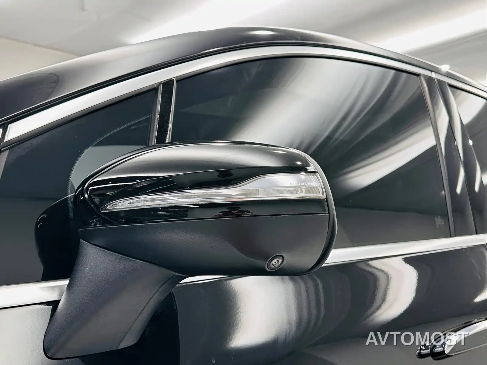 Mercedes-Benz EQS SUV 2023 450 4MATIC Pioneer Edition — фото 9