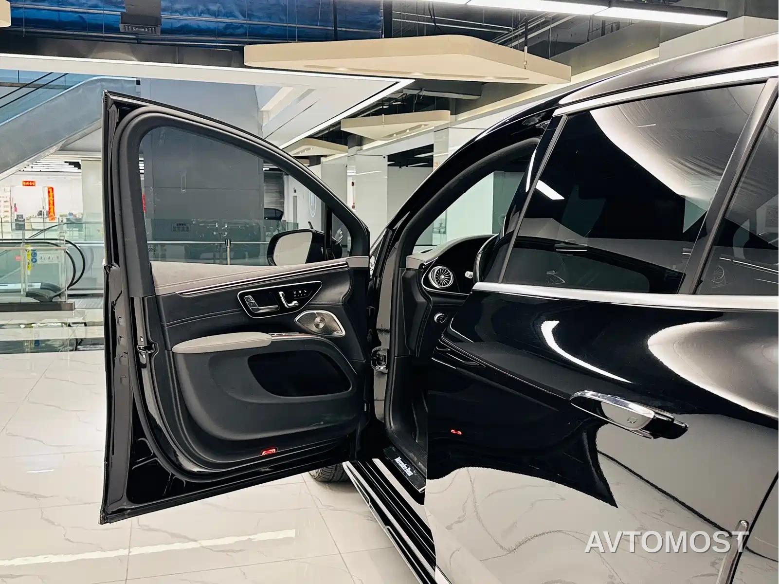 Mercedes-Benz EQS SUV 2023 450 4MATIC Pioneer Edition — фото 15
