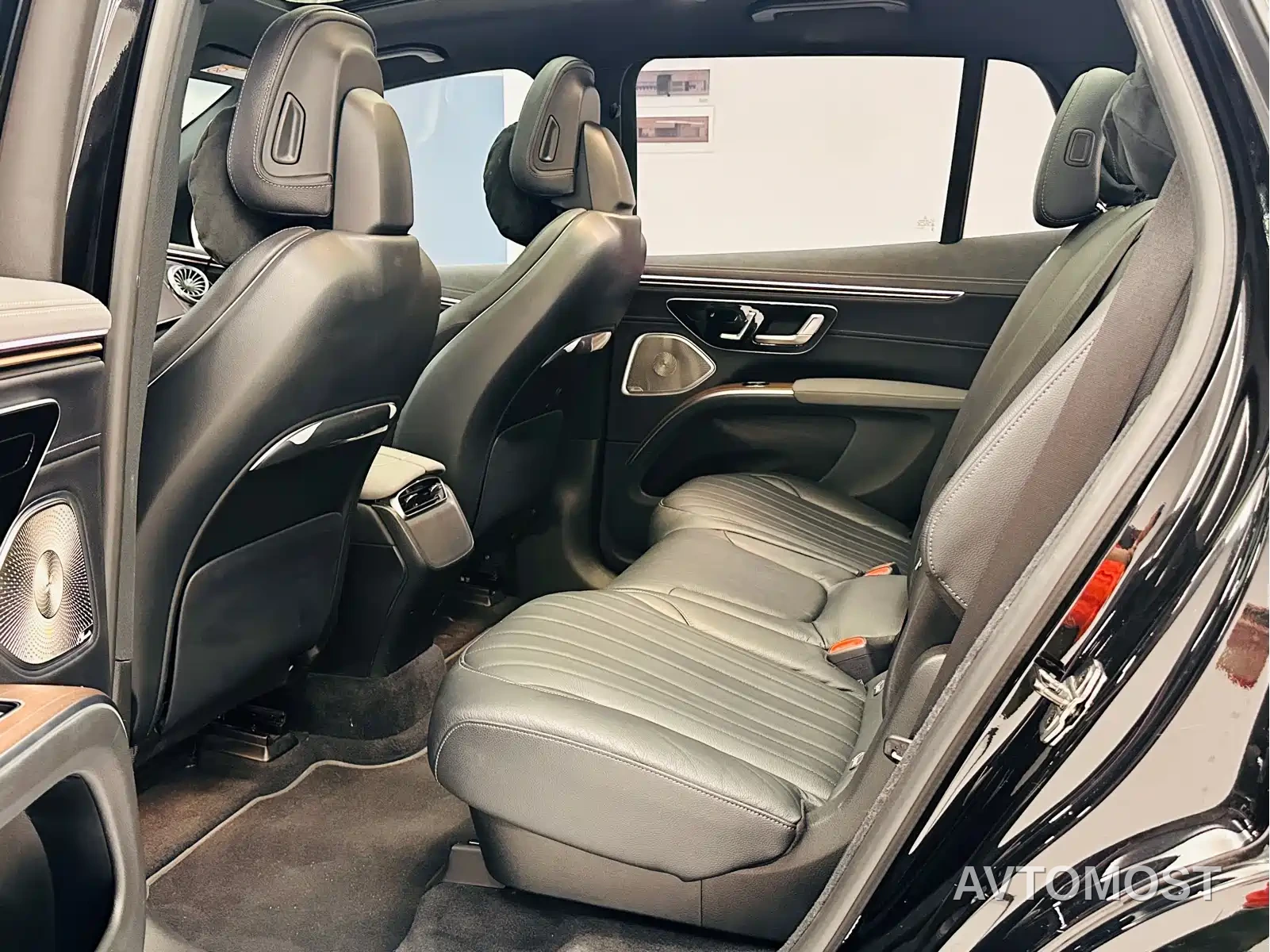 Mercedes-Benz EQS SUV 2023 450 4MATIC Pioneer Edition — фото 17