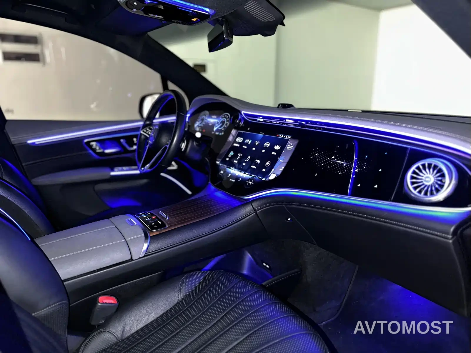 Mercedes-Benz EQS SUV 2023 450 4MATIC Pioneer Edition — фото 26