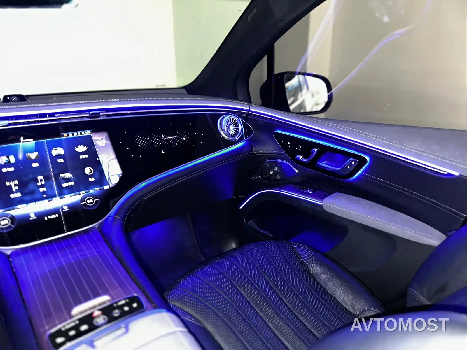 Mercedes-Benz EQS SUV 2023 450 4MATIC Pioneer Edition — фото 29