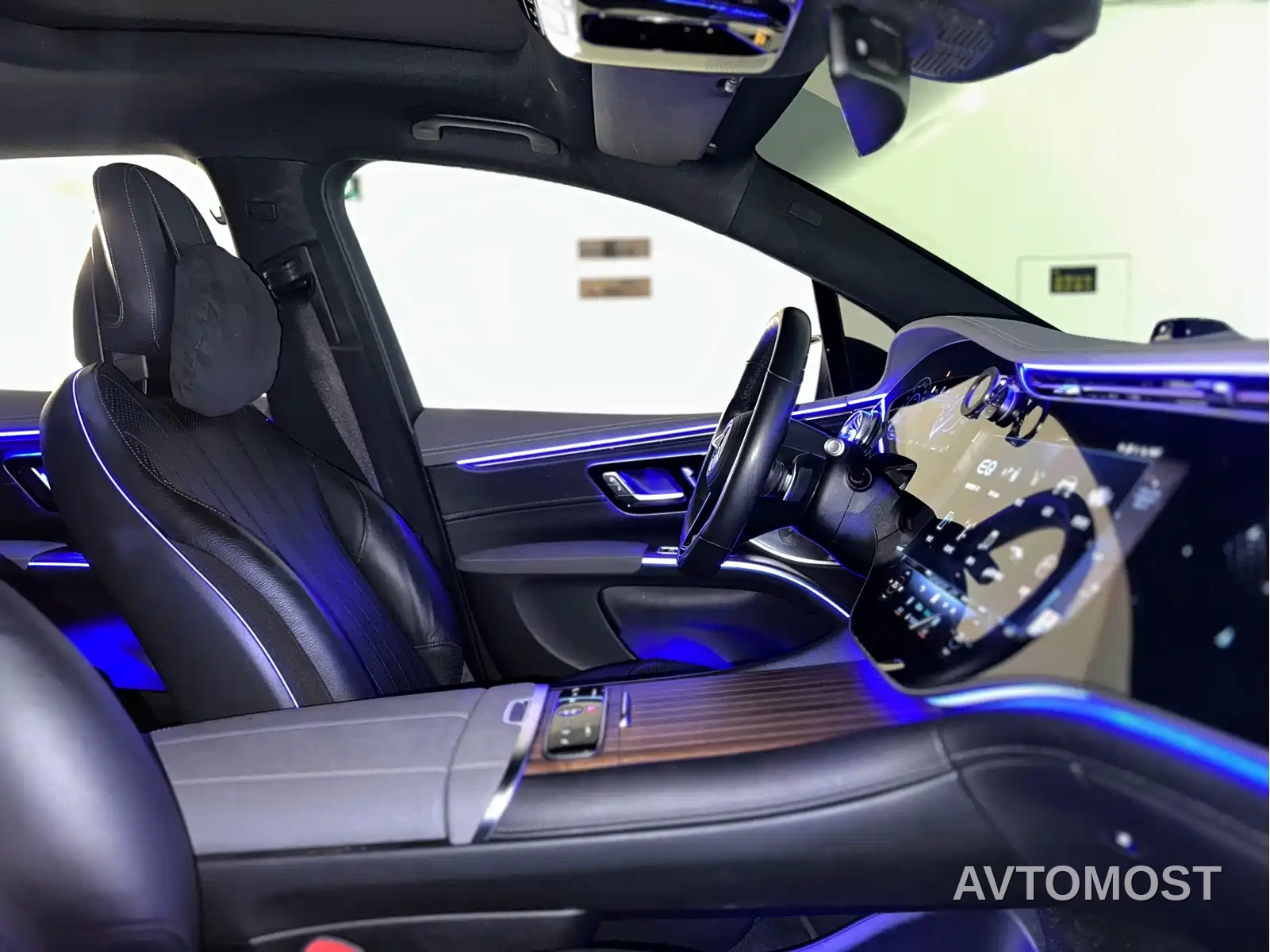 Mercedes-Benz EQS SUV 2023 450 4MATIC Pioneer Edition — фото 34